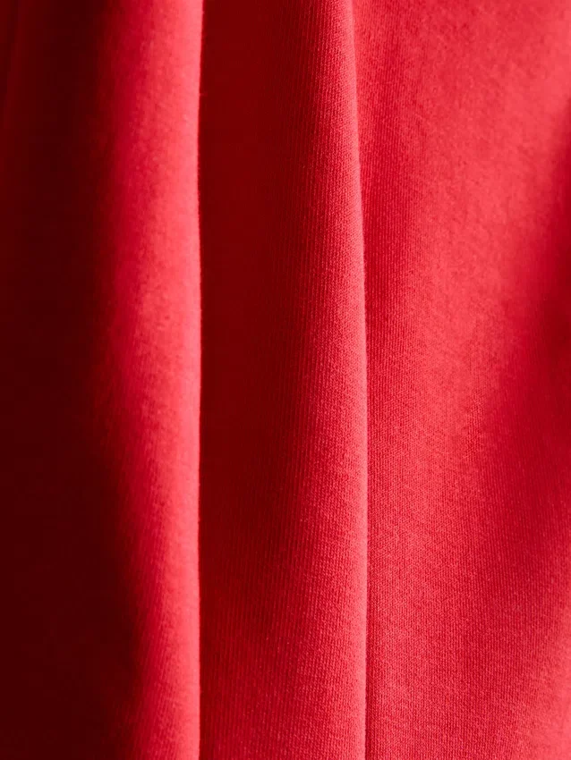 V-halset, peplum-inspirert, ermeløs topp