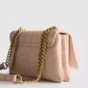 Vattert crossbody-veske med kjede