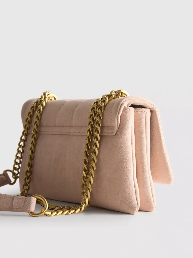 Vattert crossbody-veske med kjede